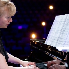 Fotogrāfijā pianiste Herta Hansena